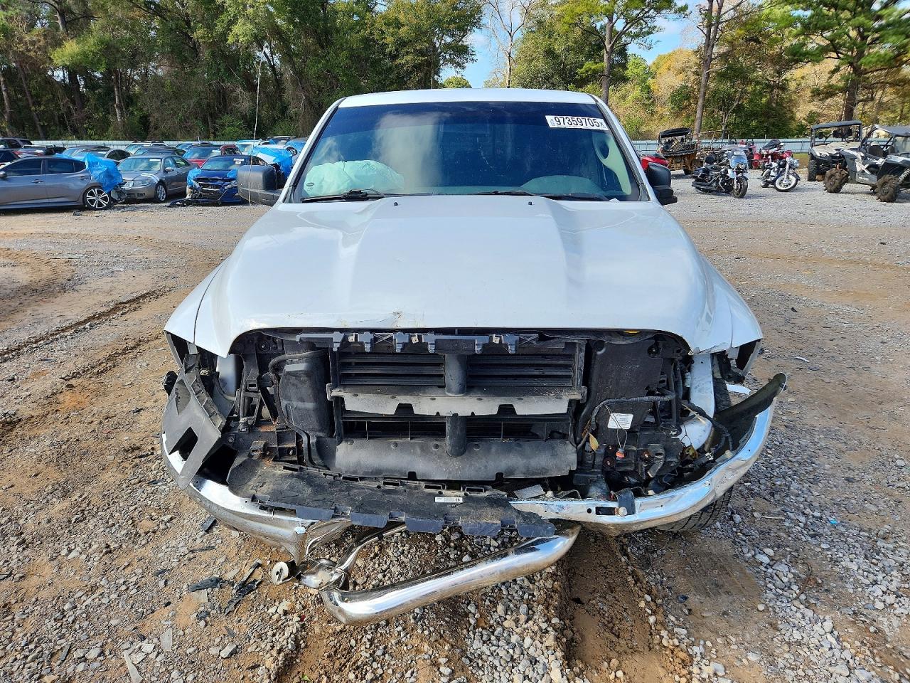 2016 RAM 1500 SLT photo 9