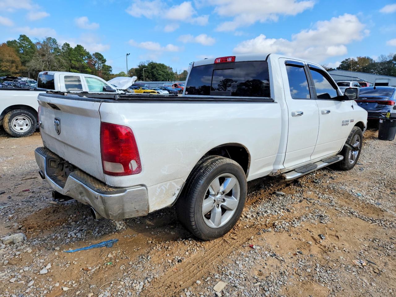 2016 RAM 1500 SLT photo 5