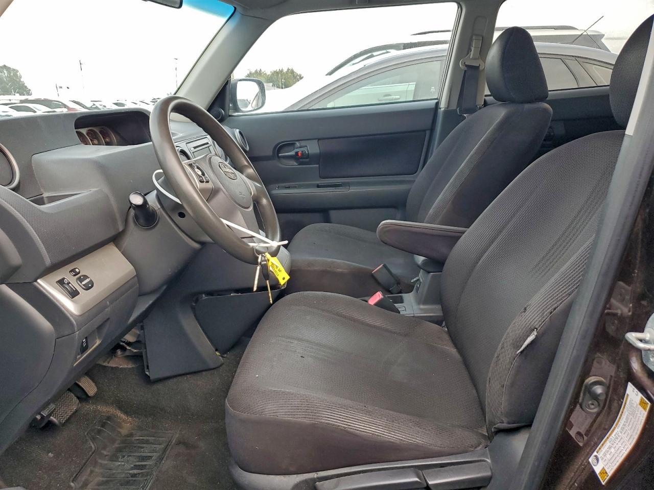 2009 TOYOTA SCION XB photo 13