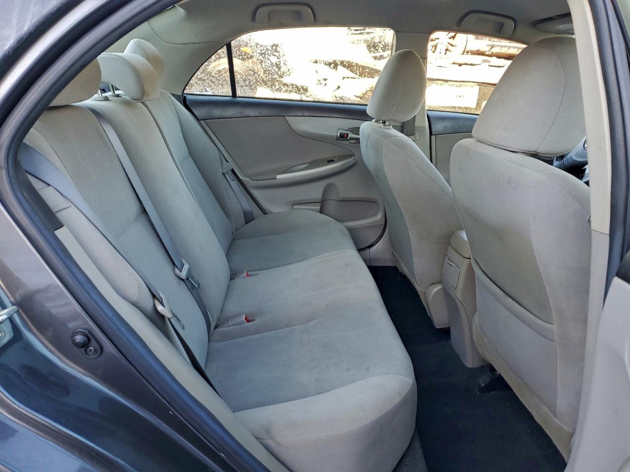 2013 TOYOTA COROLLA BASE photo 19