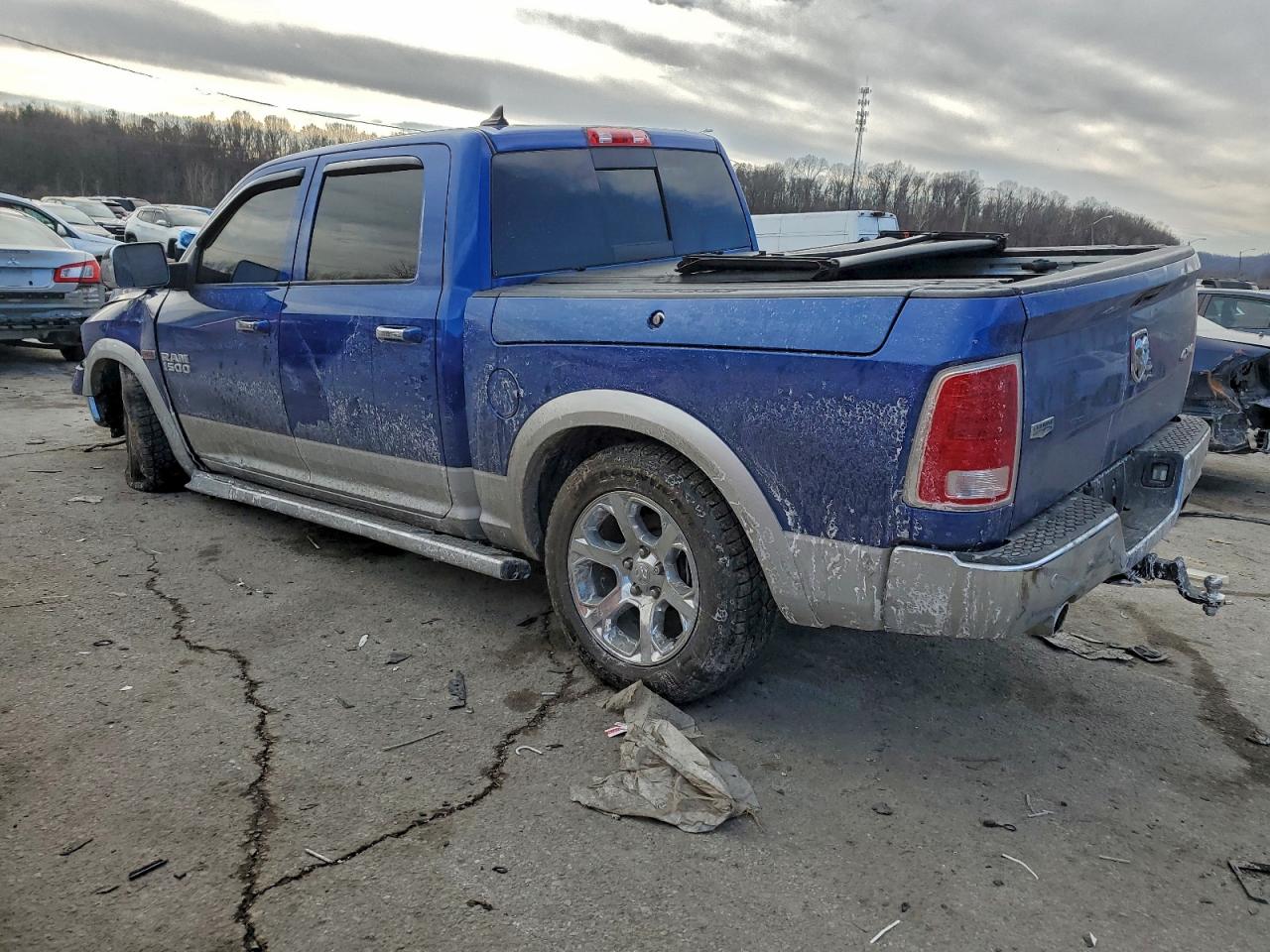 2015 RAM 1500 LARAMIE photo 3
