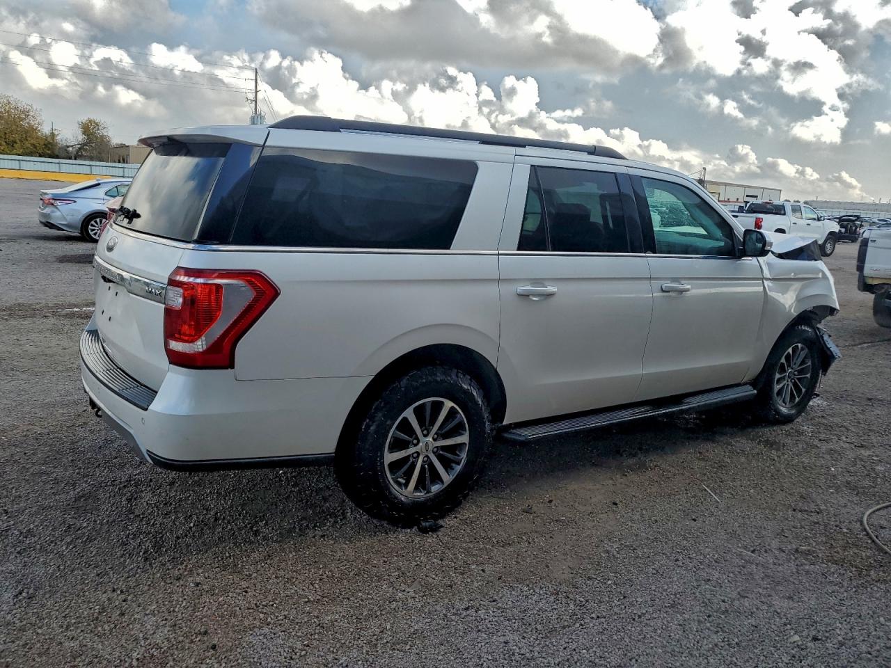 2018 FORD EXPEDITION MAX XLT photo 3