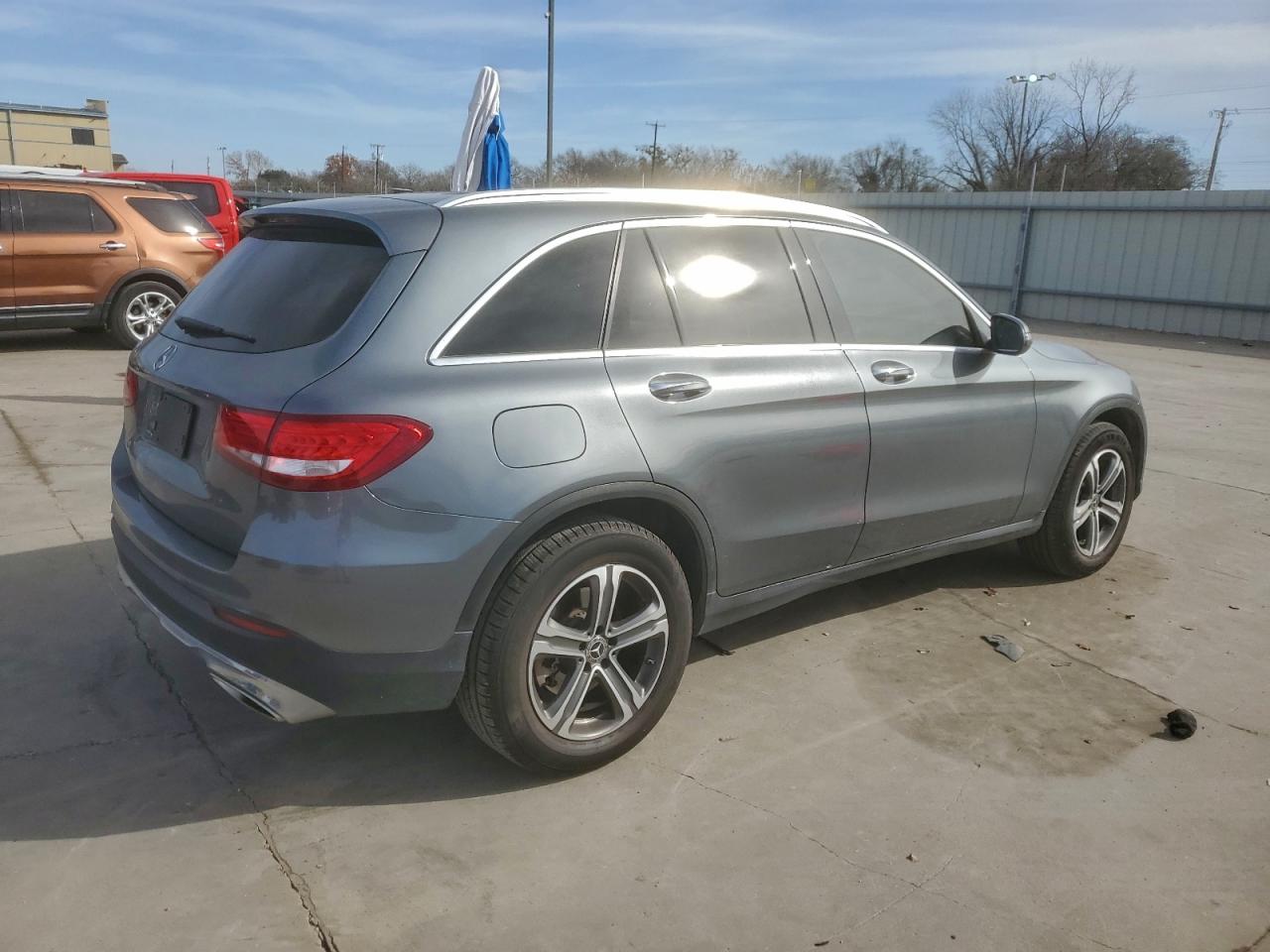 2018 MERCEDES-BENZ GLC 300 photo 5