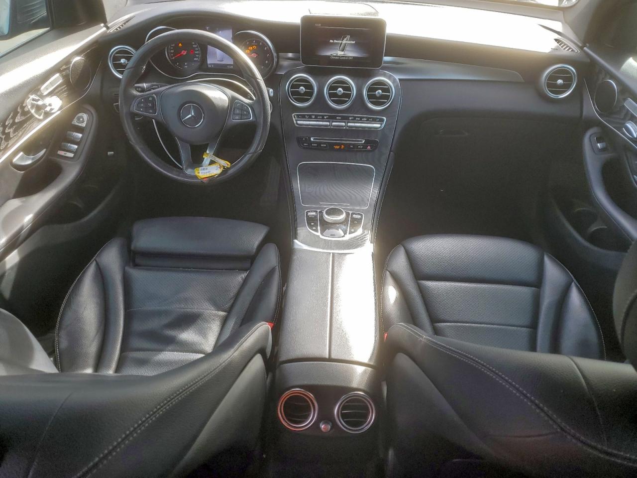 2018 MERCEDES-BENZ GLC 300 photo 15