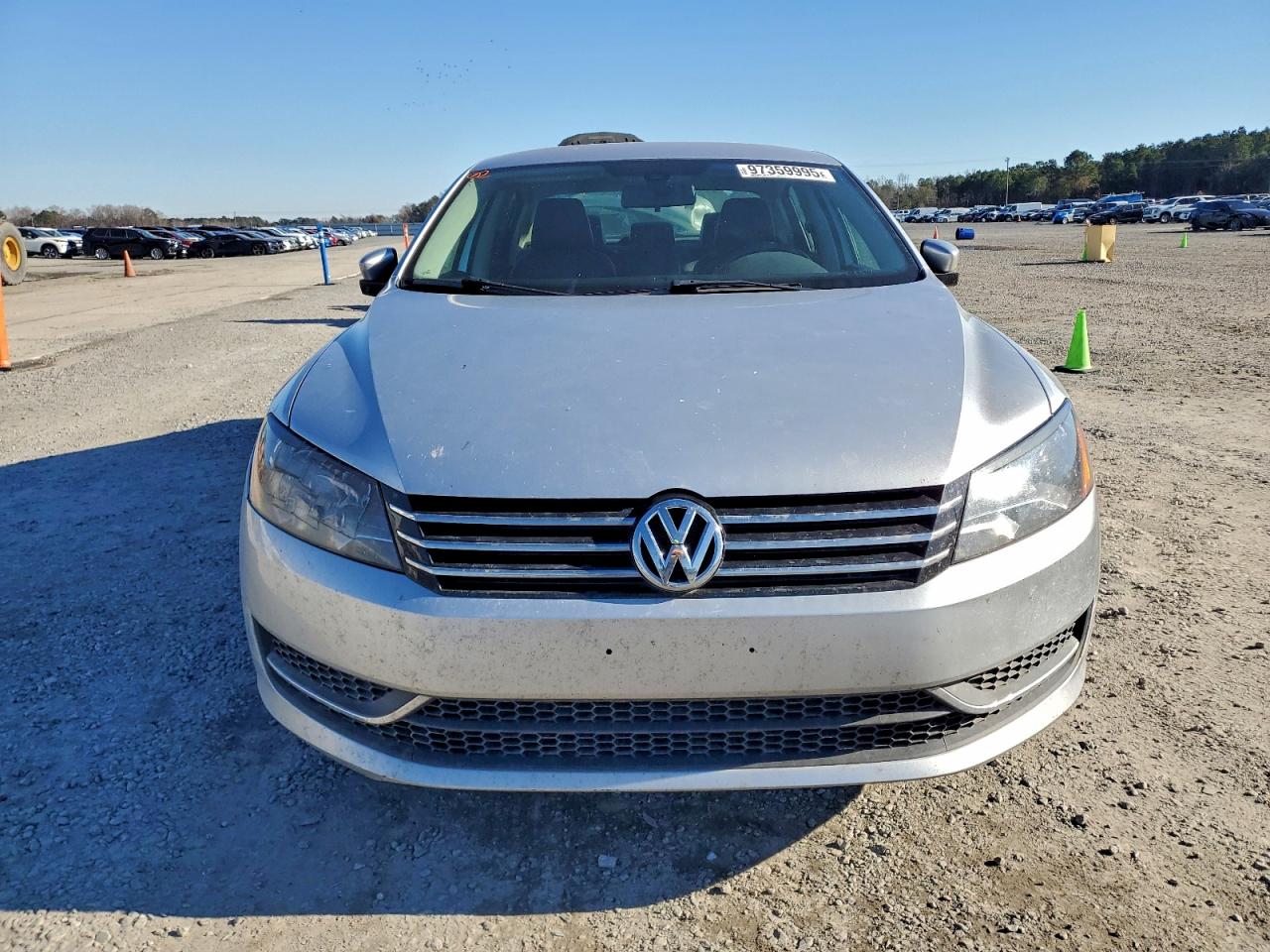 2015 VOLKSWAGEN PASSAT S photo 5