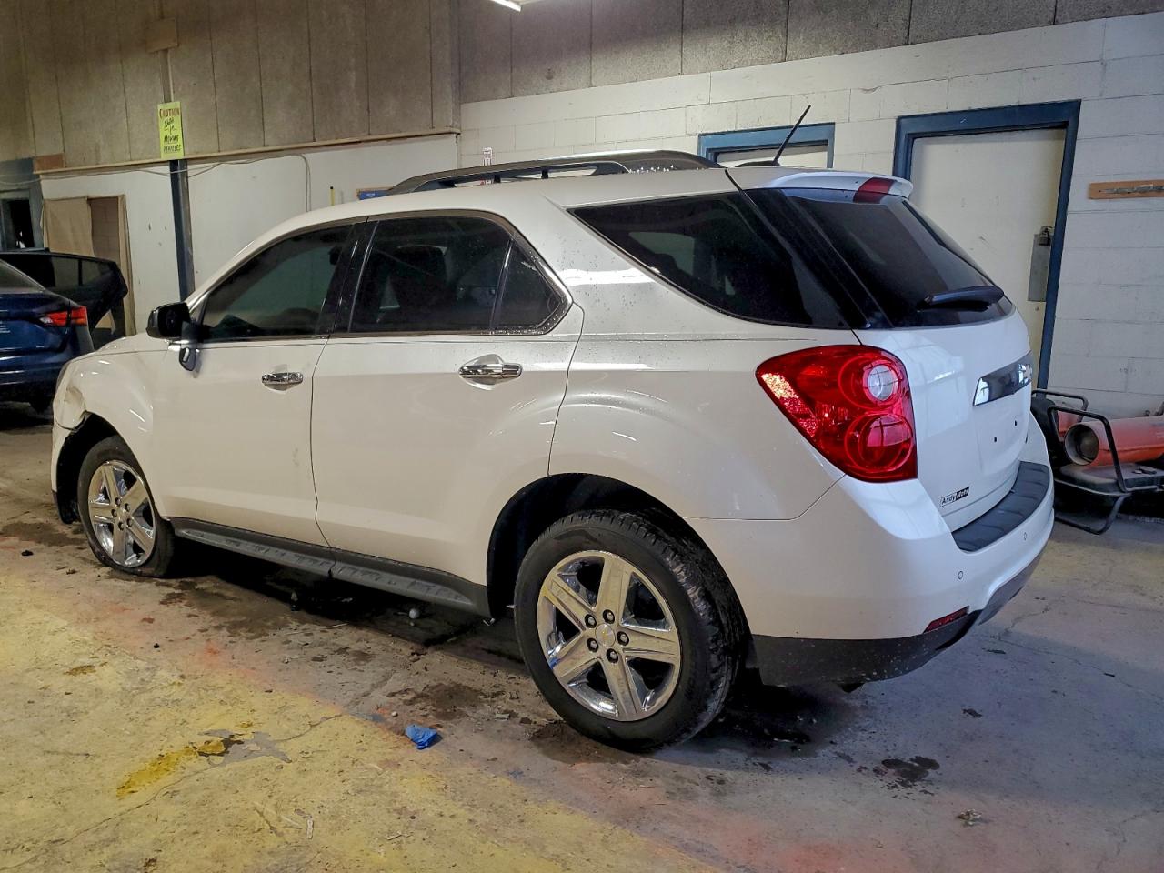 2015 CHEVROLET EQUINOX LTZ photo 2