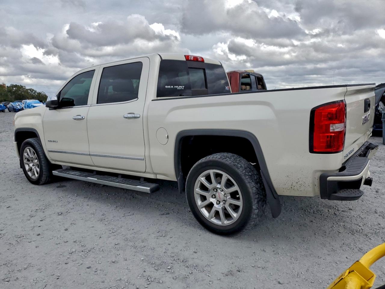 2015 GMC SIERRA K1500 DENALI photo 2