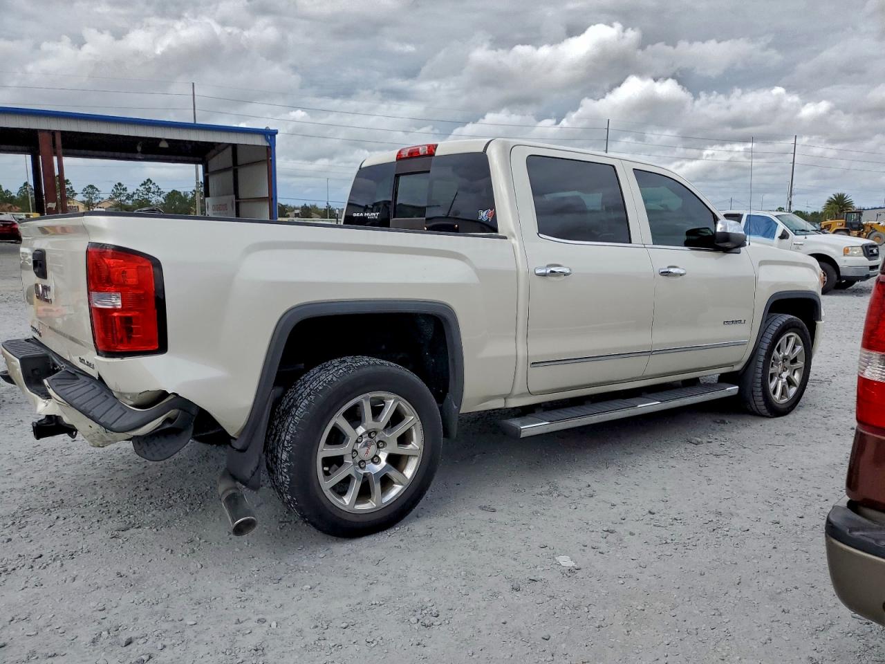 2015 GMC SIERRA K1500 DENALI photo 3