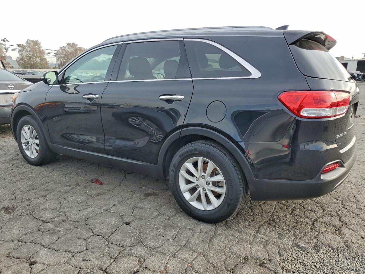 2016 KIA SORENTO LX photo 3
