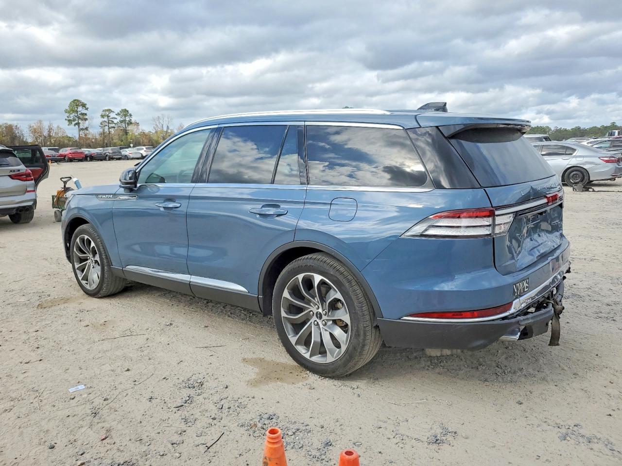 2025 LINCOLN AVIATOR RESERVE photo 2
