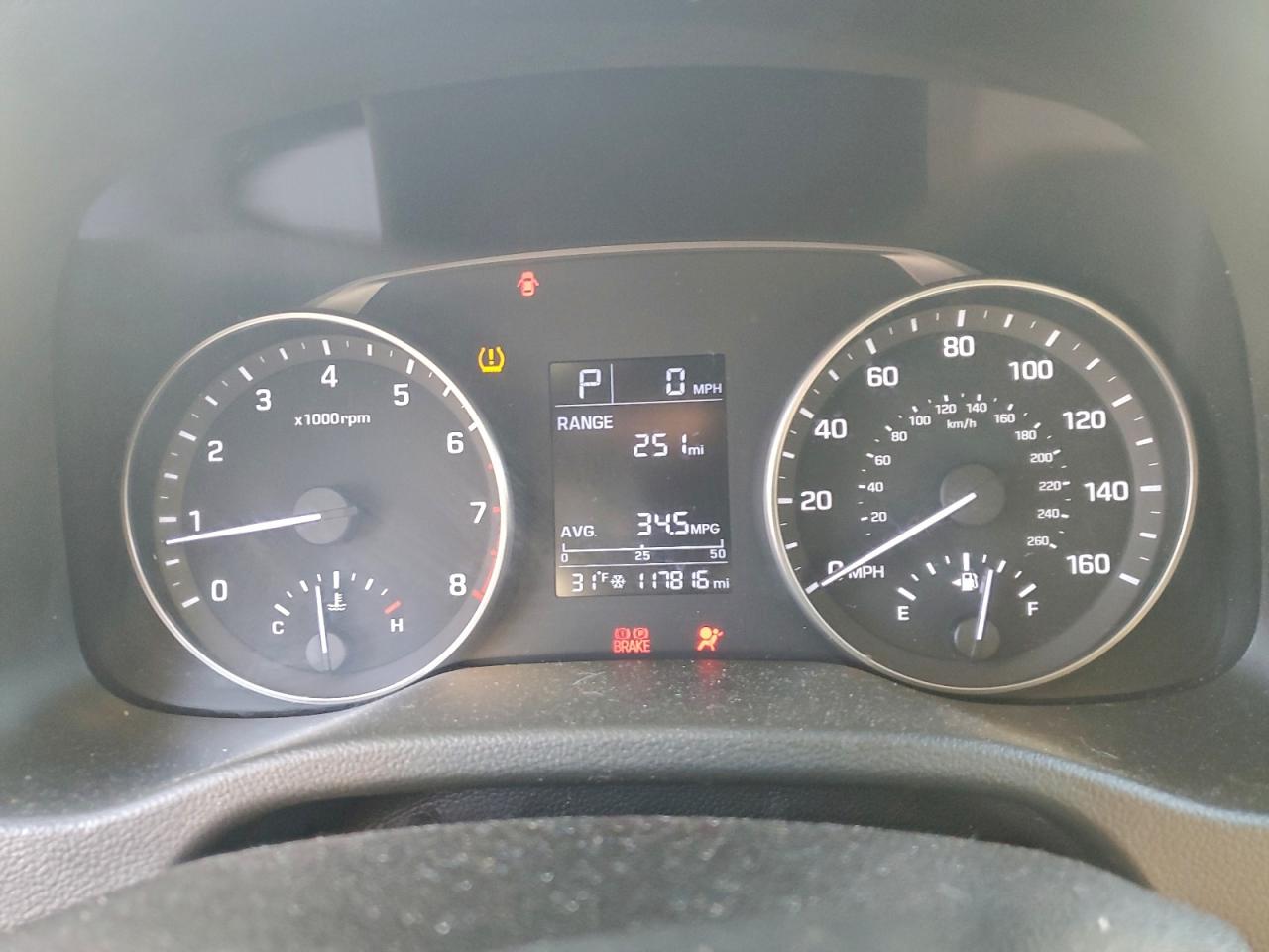 2017 HYUNDAI ELANTRA SE photo 9