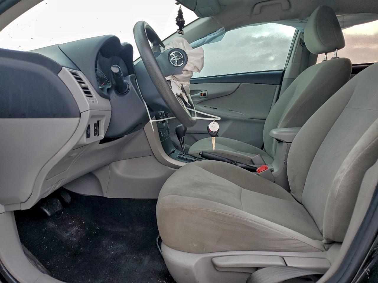 2013 TOYOTA COROLLA BASE photo 7