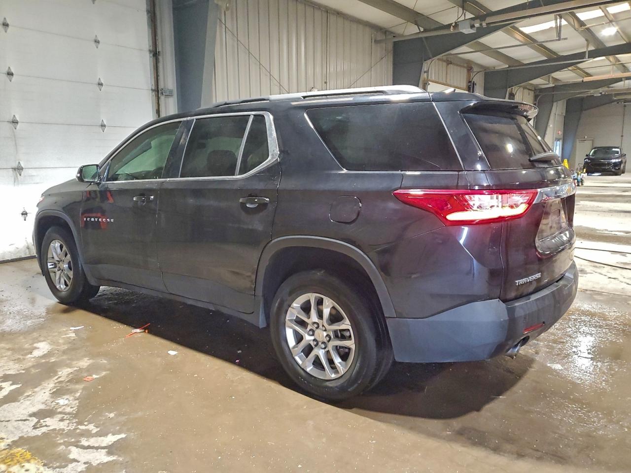 2020 CHEVROLET TRAVERSE LT photo 3