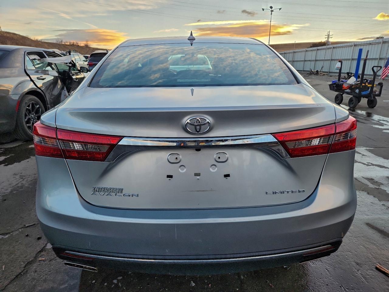 2016 TOYOTA AVALON XLE photo 6