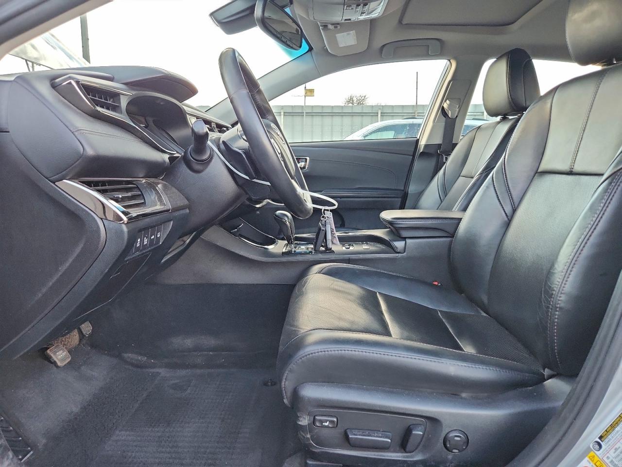 2016 TOYOTA AVALON XLE photo 7