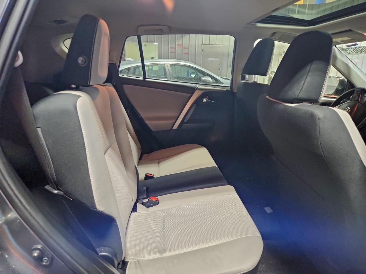 2018 TOYOTA RAV4 ADVENTURE photo 21