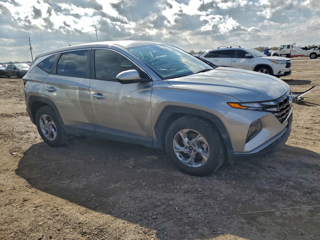 2024 HYUNDAI TUCSON SE photo 4