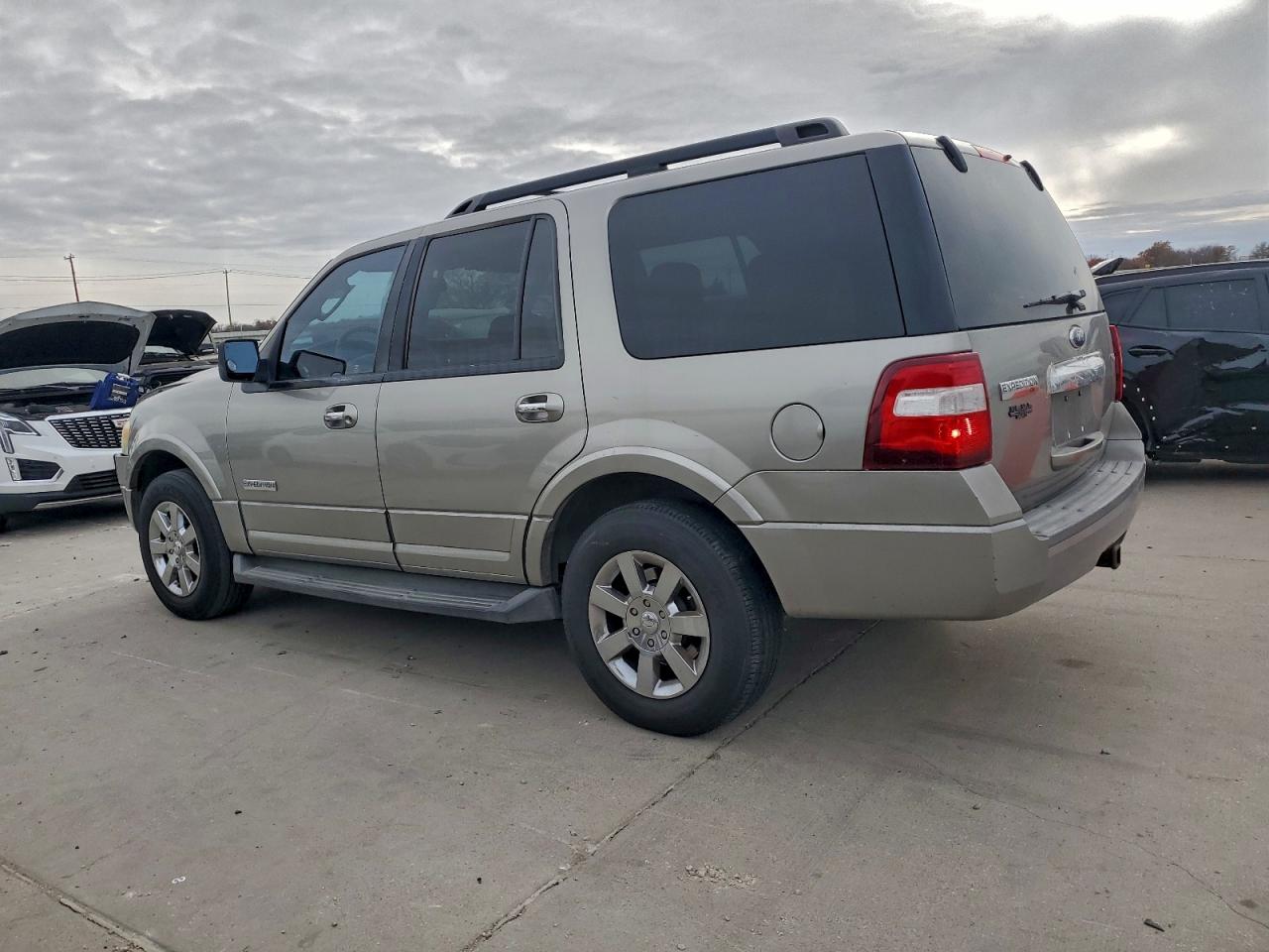 2008 FORD EXPEDITION XLT photo 2