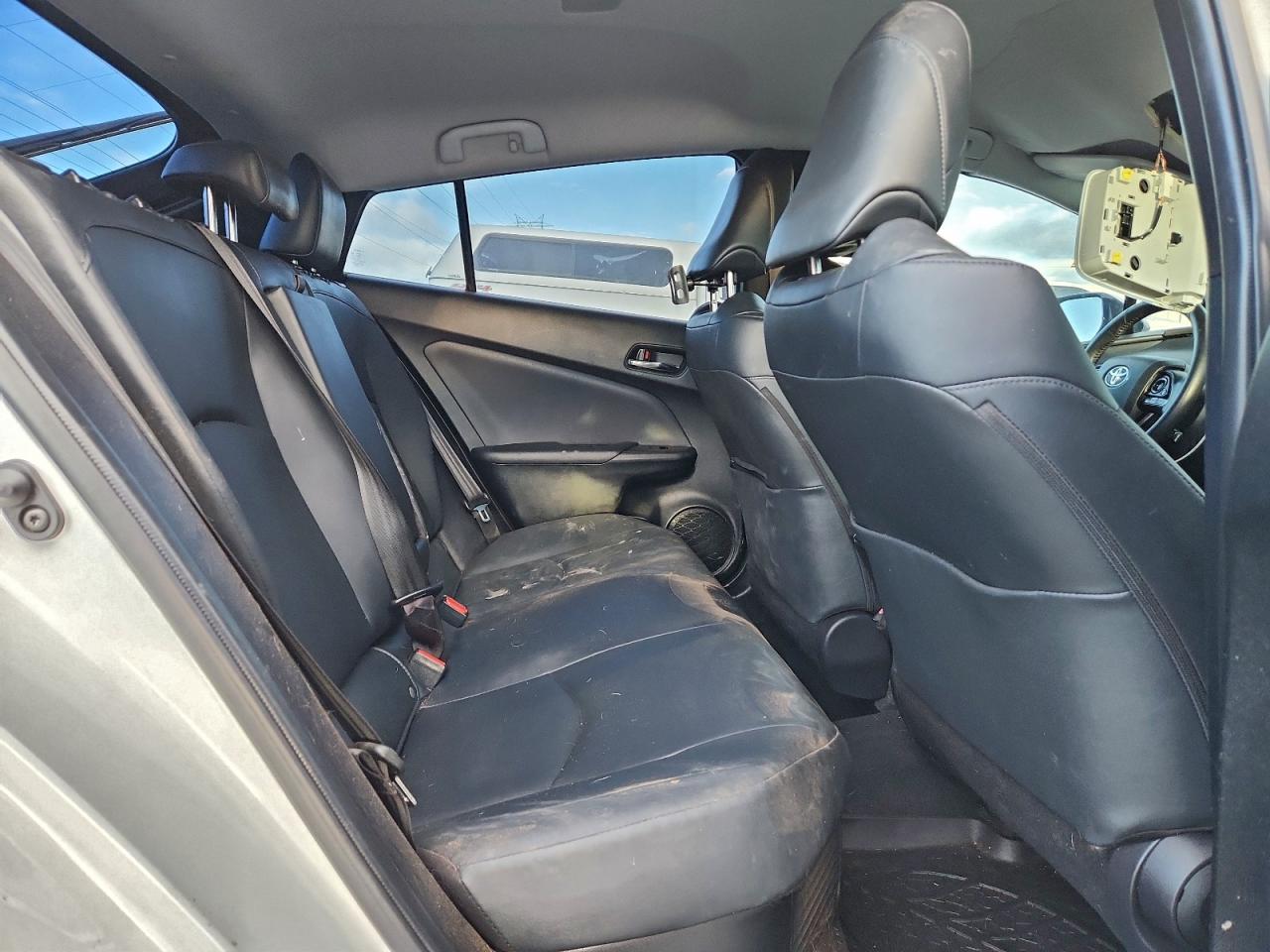 2019 TOYOTA PRIUS photo 10