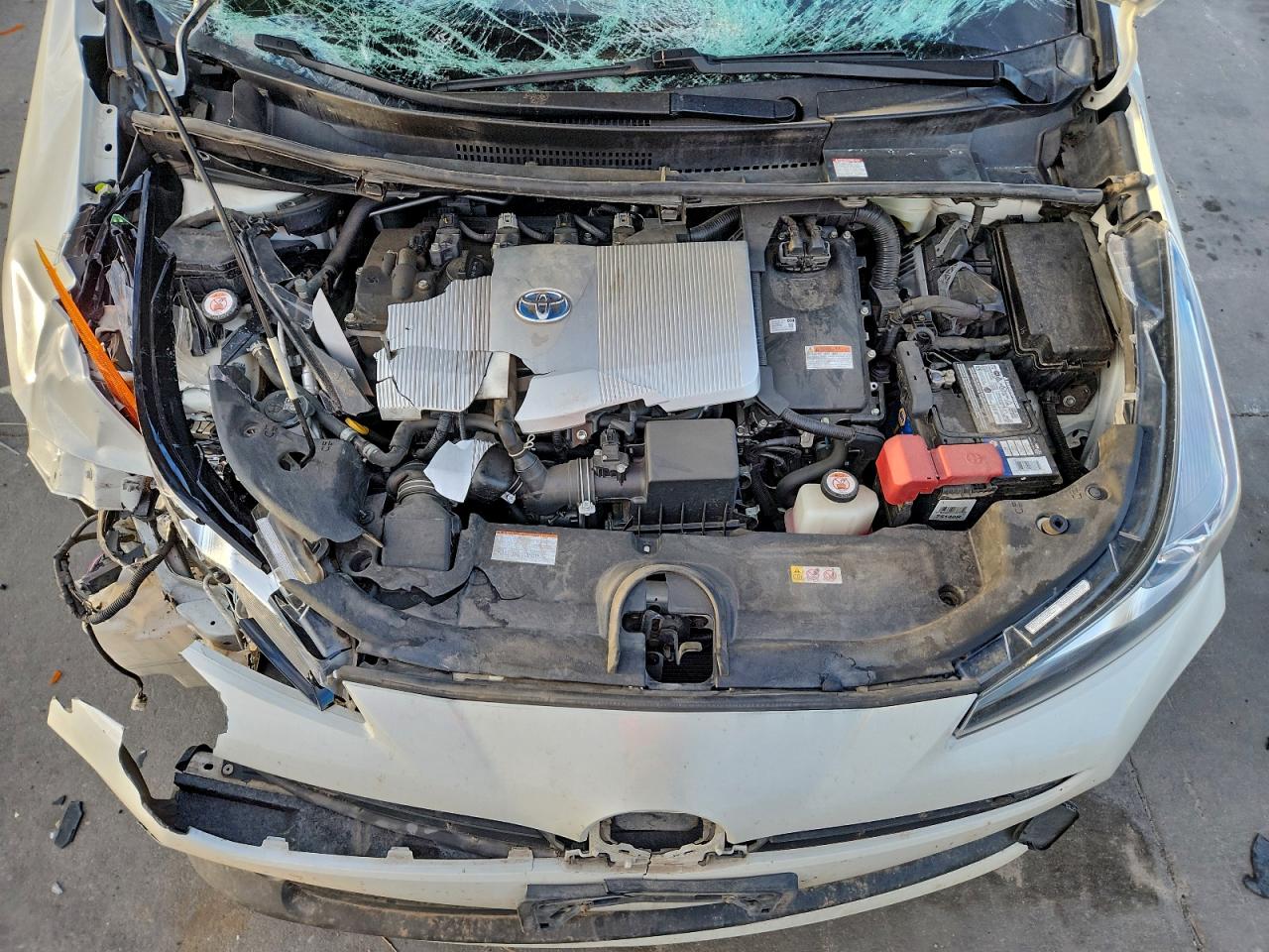 2019 TOYOTA PRIUS photo 11