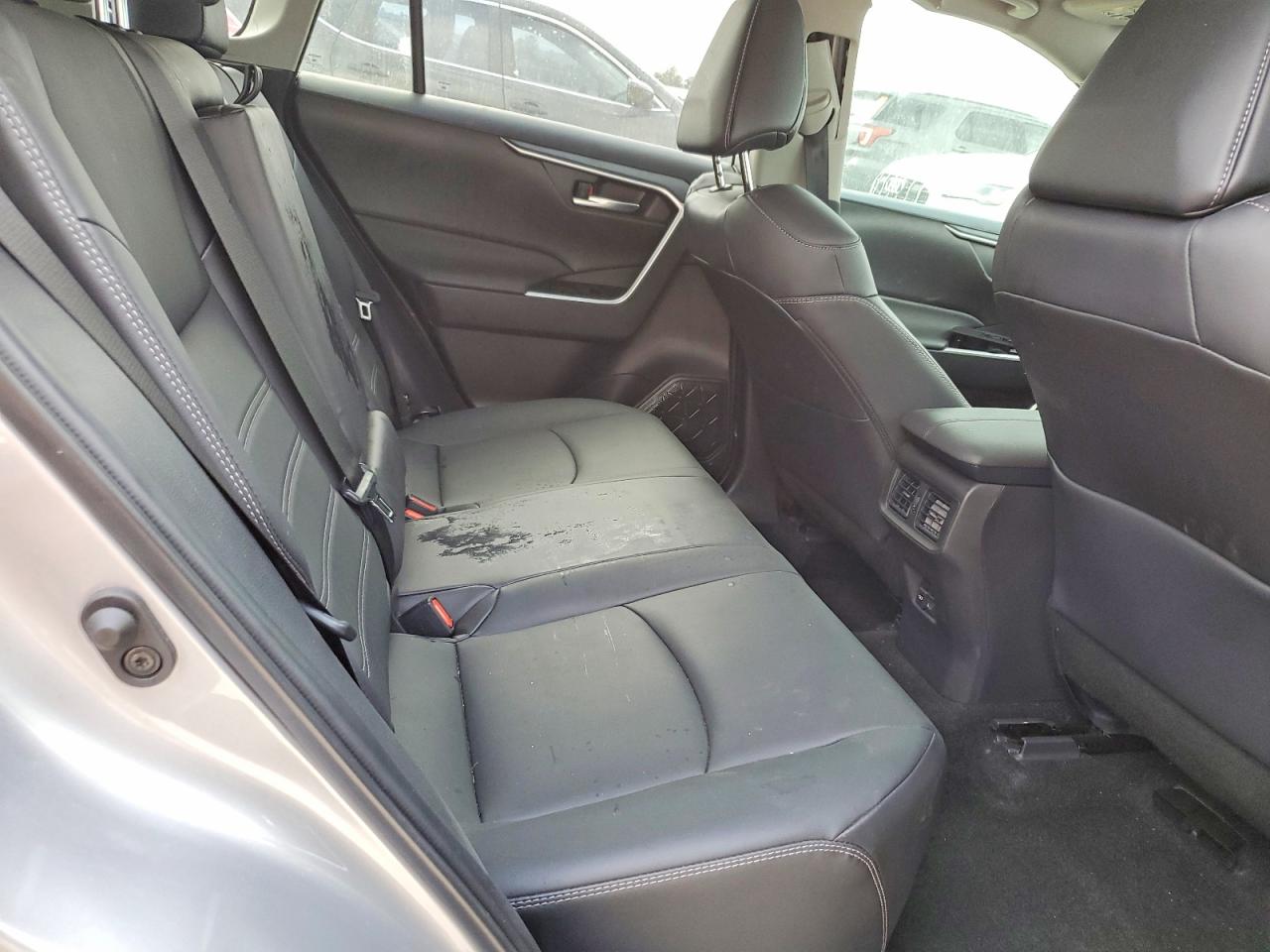 2025 TOYOTA RAV4 XLE PREMIUM photo 11
