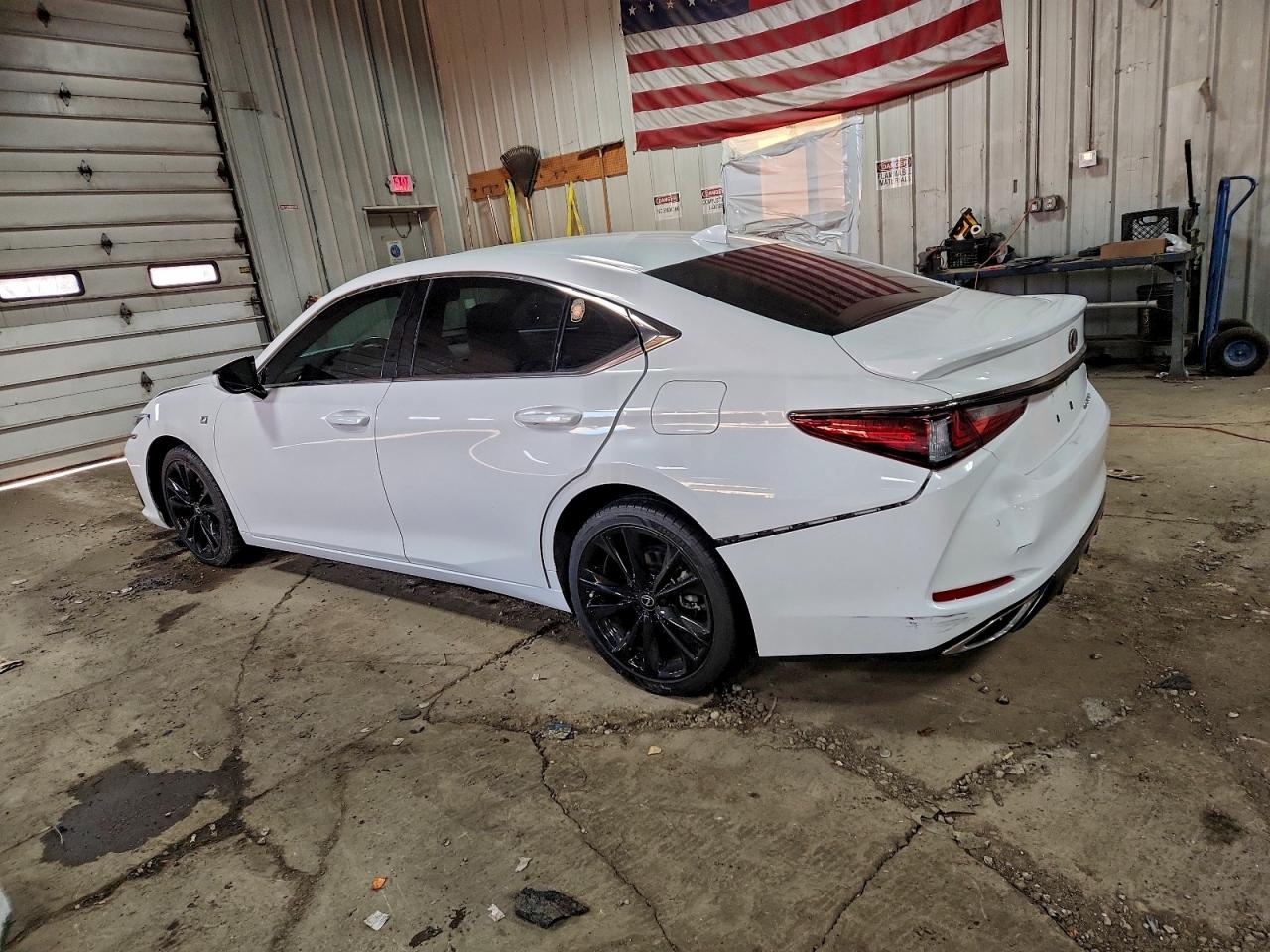 2023 LEXUS ES 350 F SPORT HANDLING photo 2