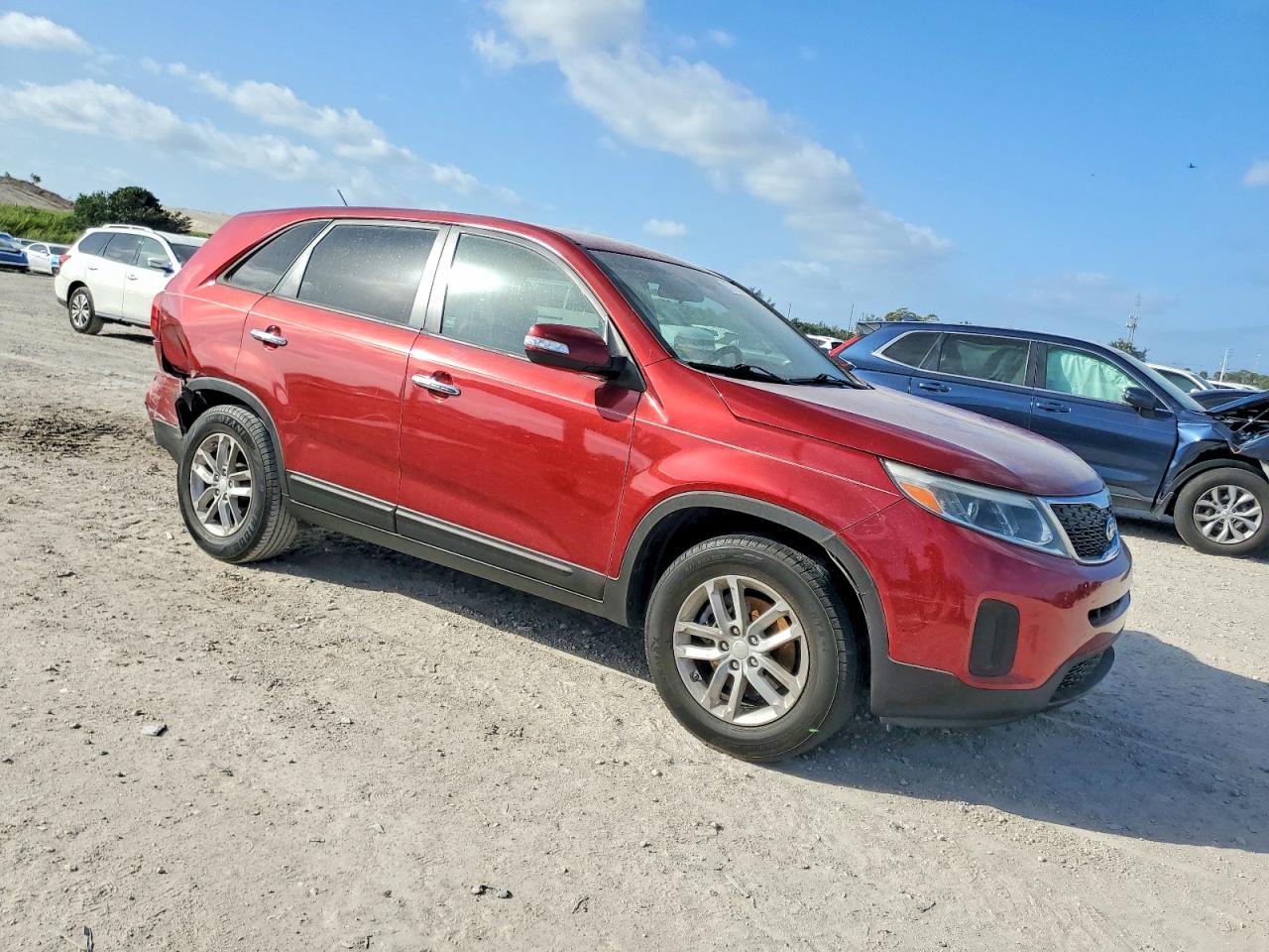 2015 KIA SORENTO LX photo 4