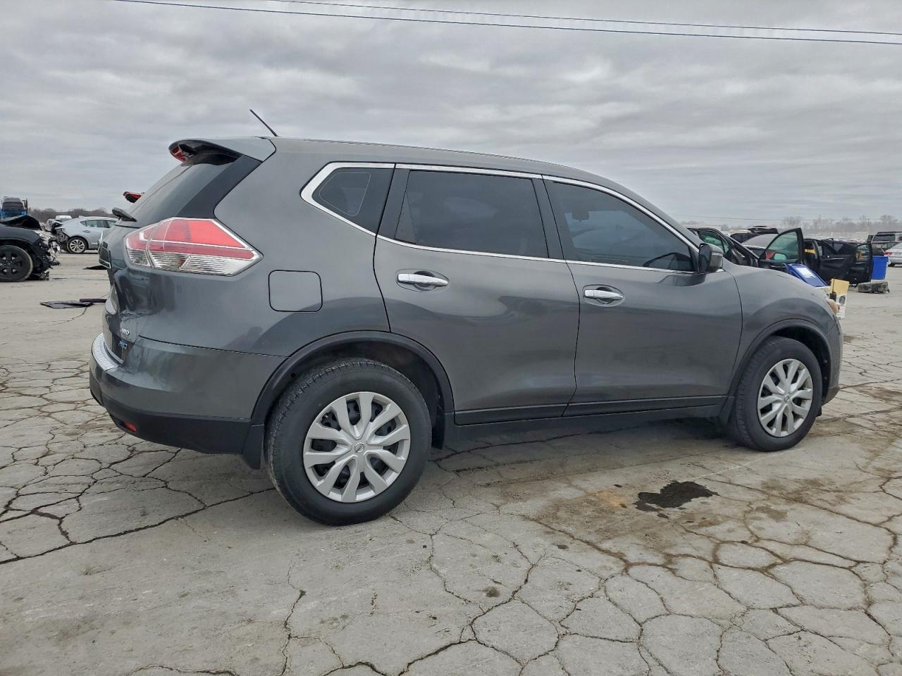 2014 NISSAN ROGUE S photo 3