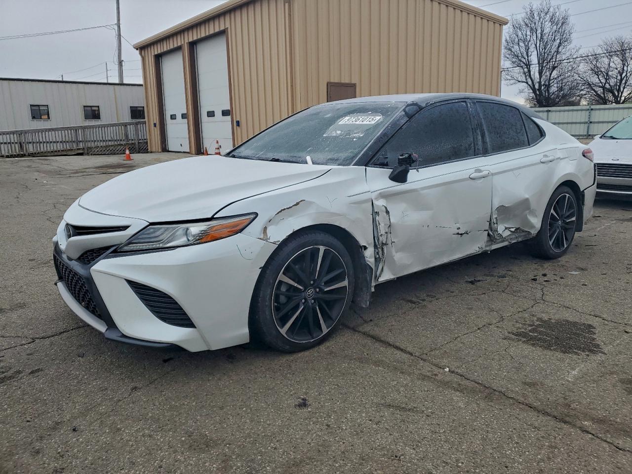 2019 TOYOTA CAMRY