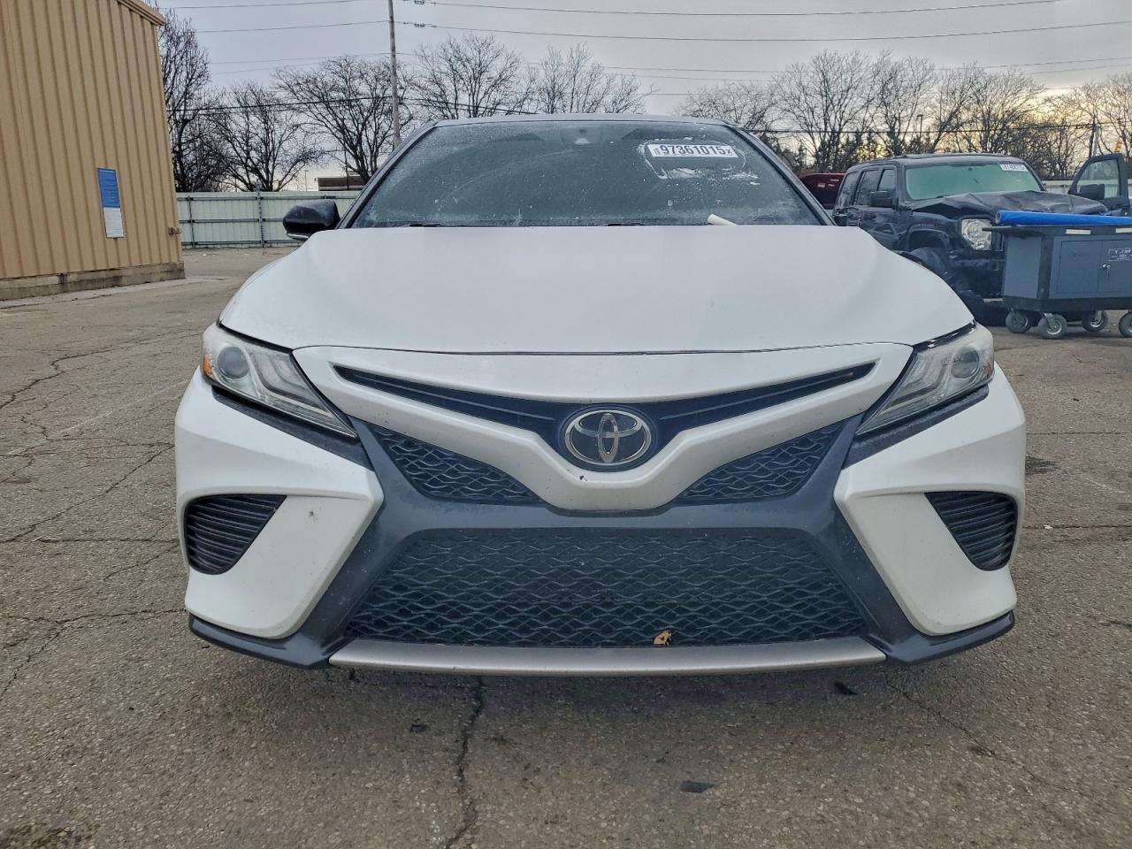 2019 TOYOTA CAMRY XSE photo 9