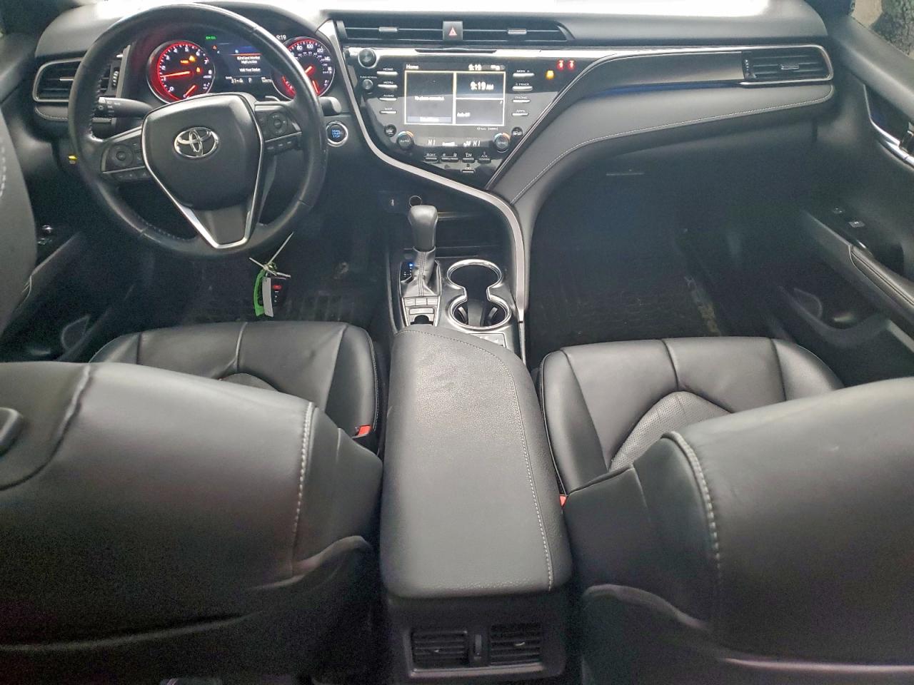 2019 TOYOTA CAMRY XSE photo 15