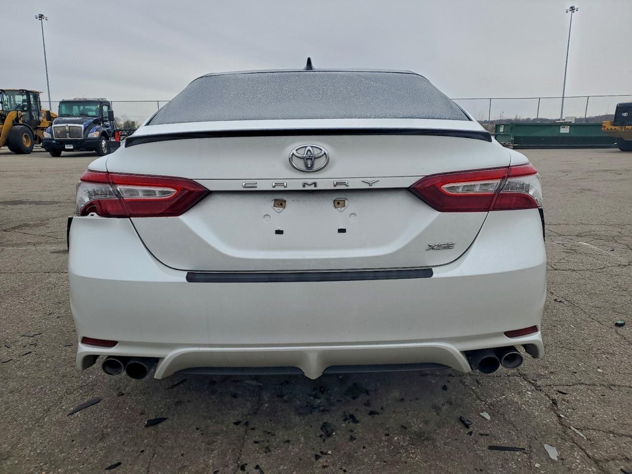 2019 TOYOTA CAMRY XSE photo 11