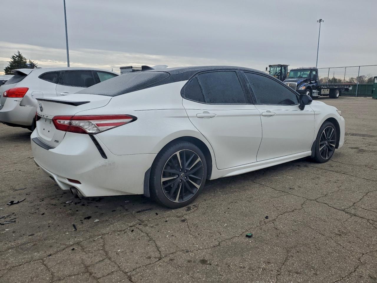 2019 TOYOTA CAMRY XSE photo 5