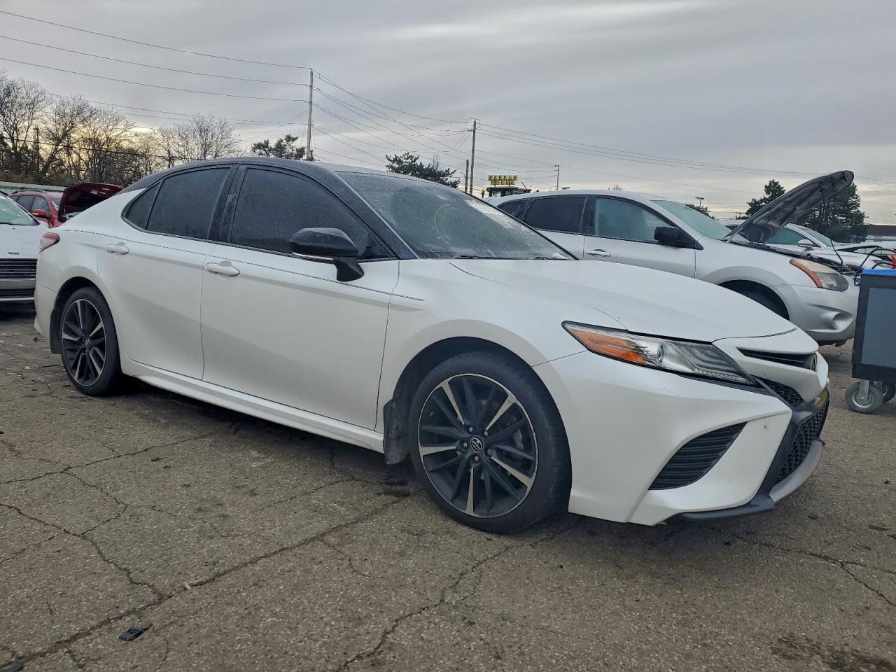 2019 TOYOTA CAMRY XSE photo 7