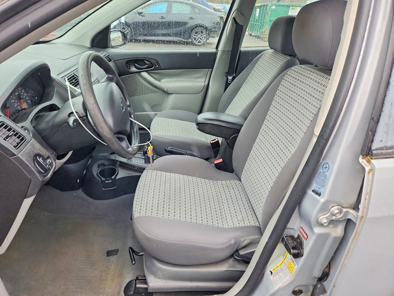 2007 FORD FOCUS ZX4 photo 13