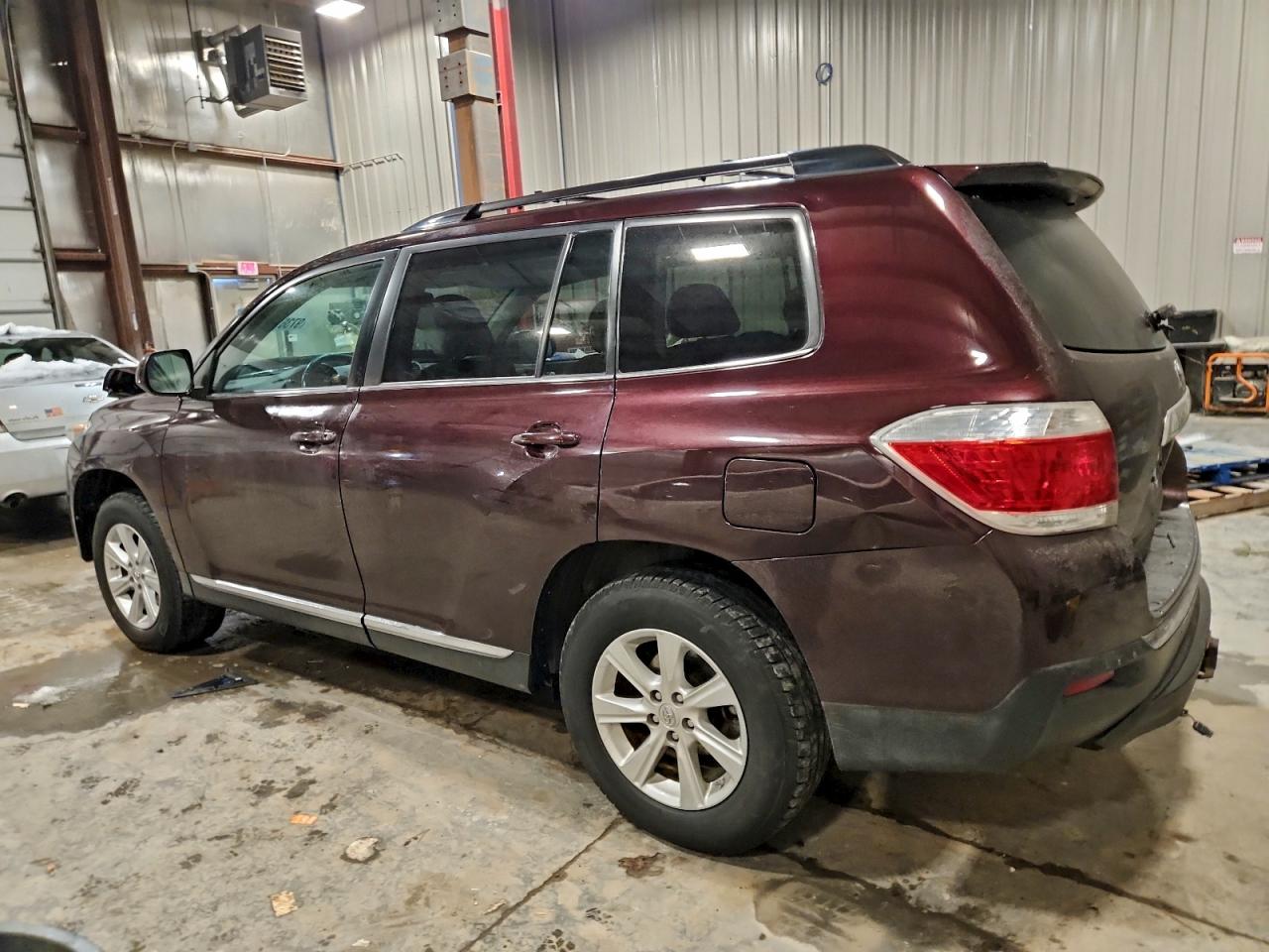 2011 TOYOTA HIGHLANDER BASE photo 3