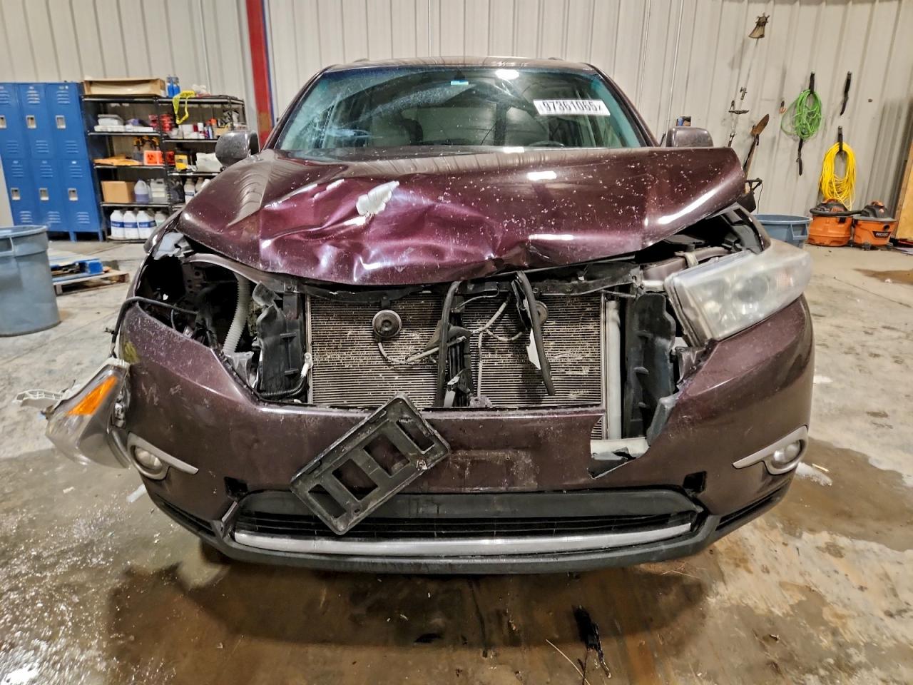 2011 TOYOTA HIGHLANDER BASE photo 9