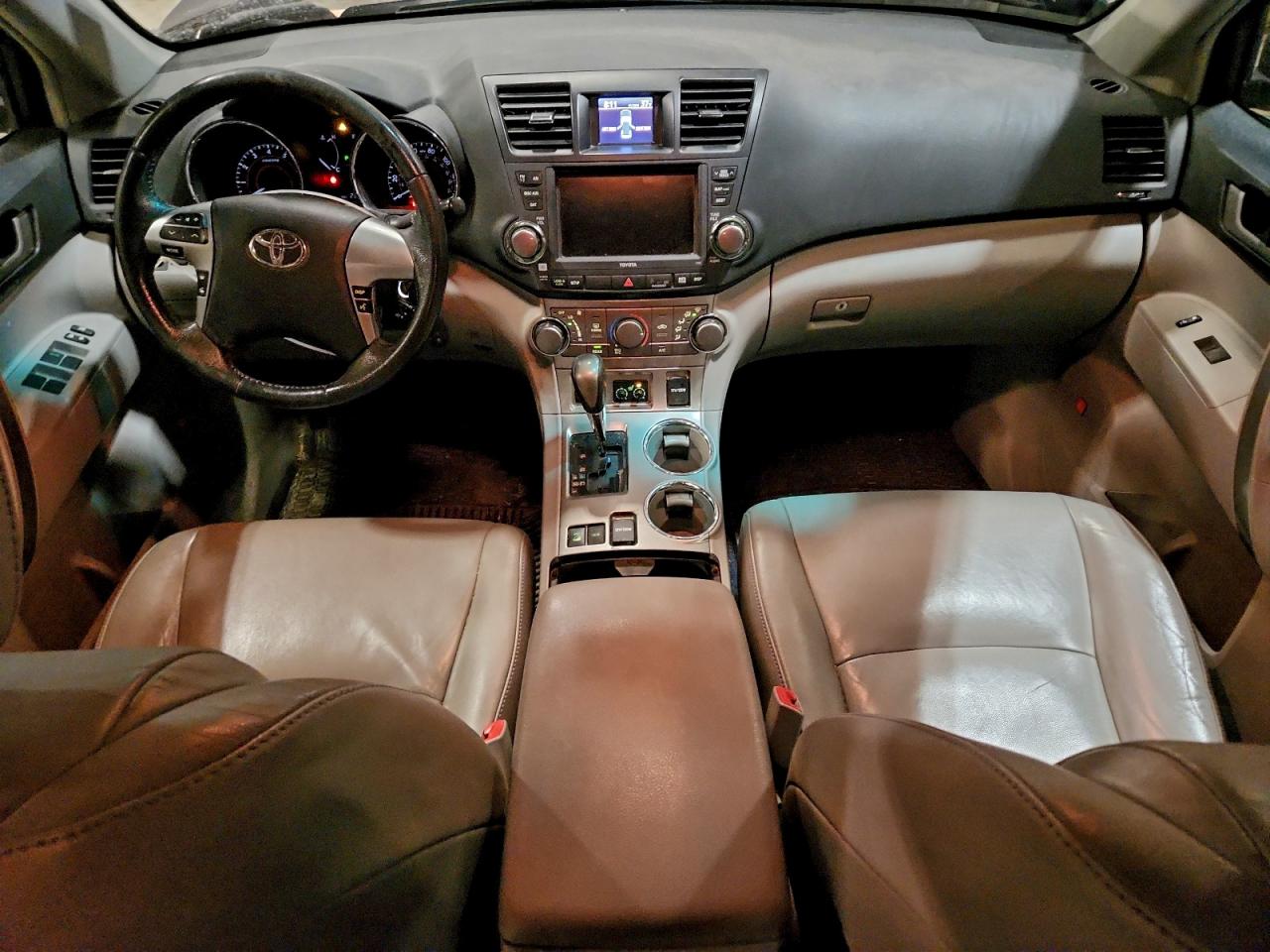 2011 TOYOTA HIGHLANDER BASE photo 15