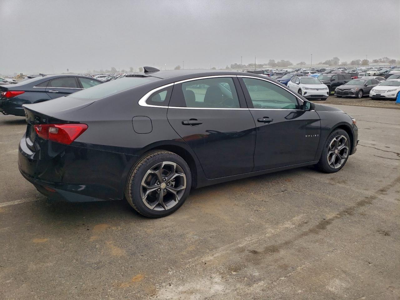 2023 CHEVROLET MALIBU LT photo 3