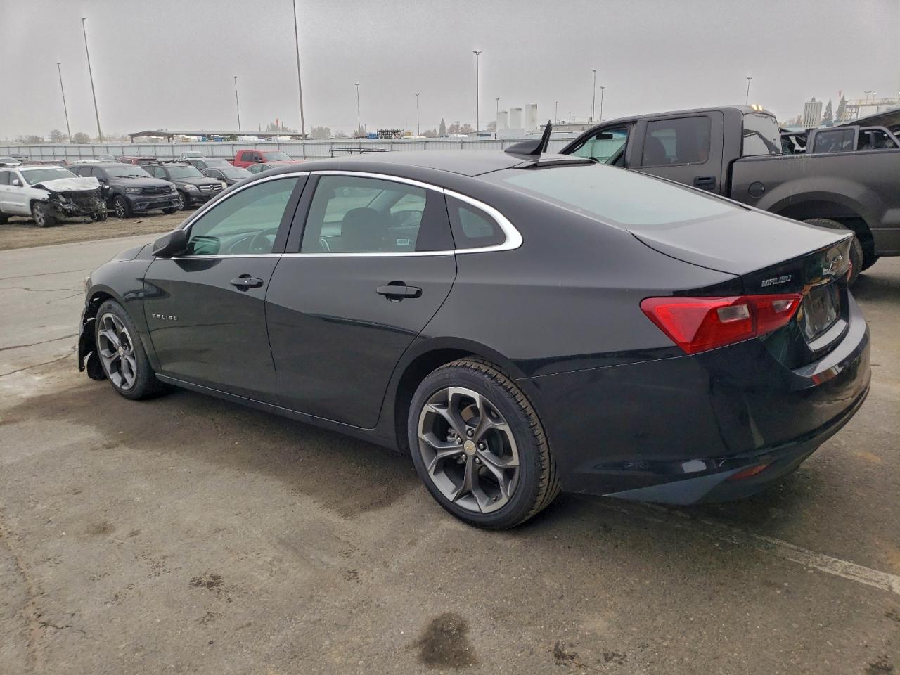 2023 CHEVROLET MALIBU LT photo 2