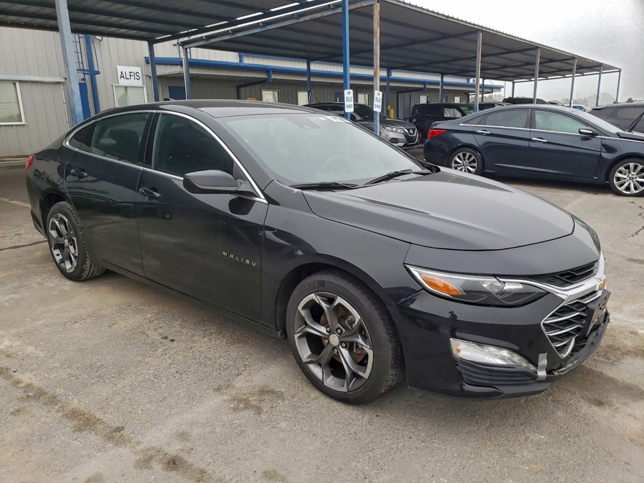2023 CHEVROLET MALIBU LT photo 4