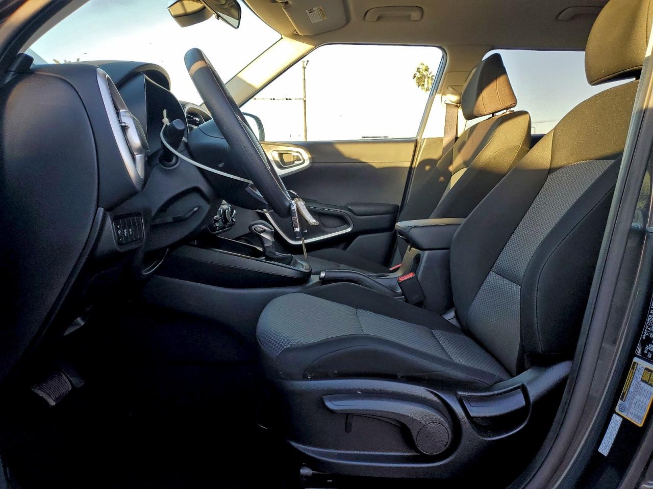 2025 KIA SOUL LX photo 7