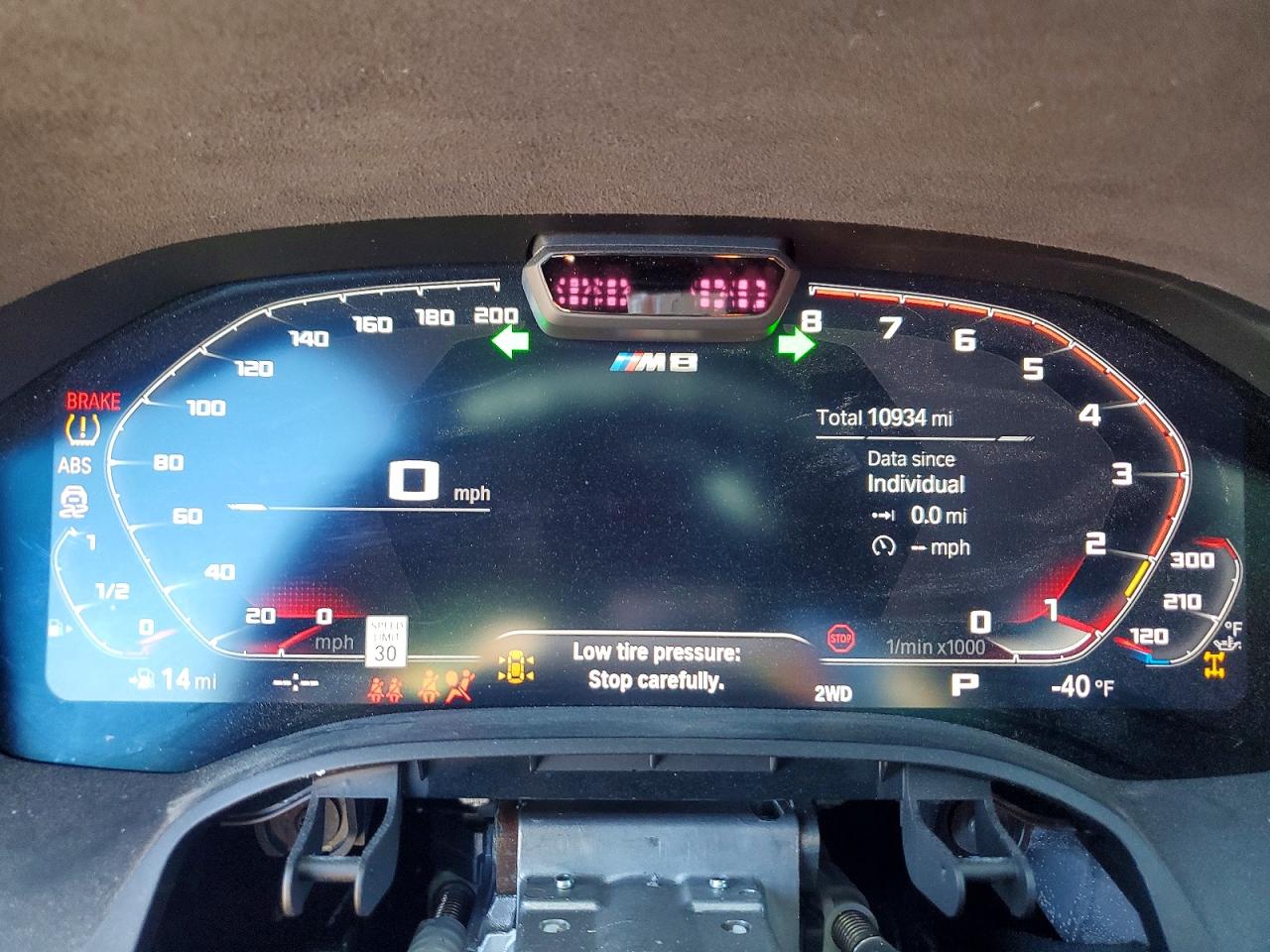 2024 BMW M8 photo 9