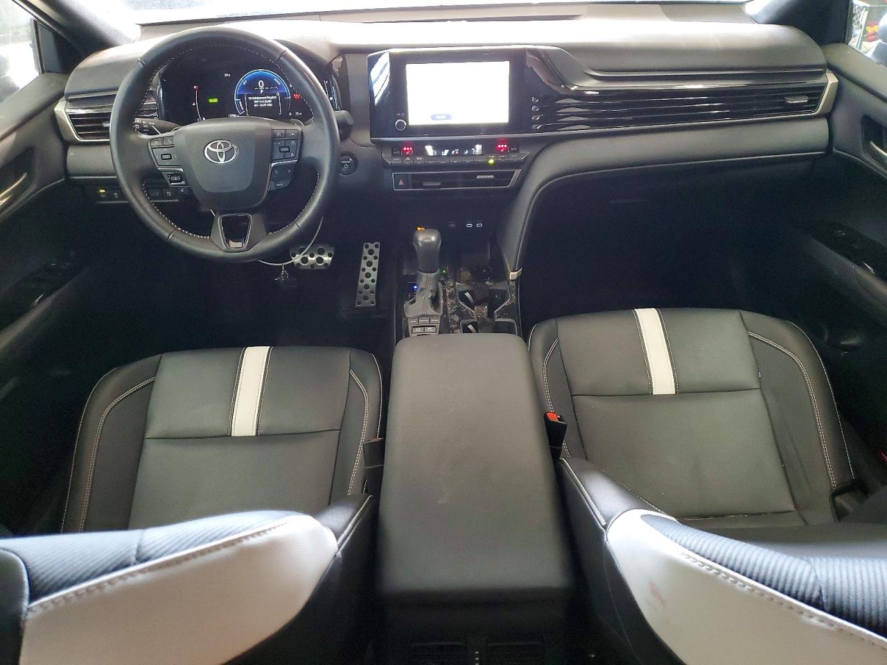 2025 TOYOTA CAMRY XSE photo 8