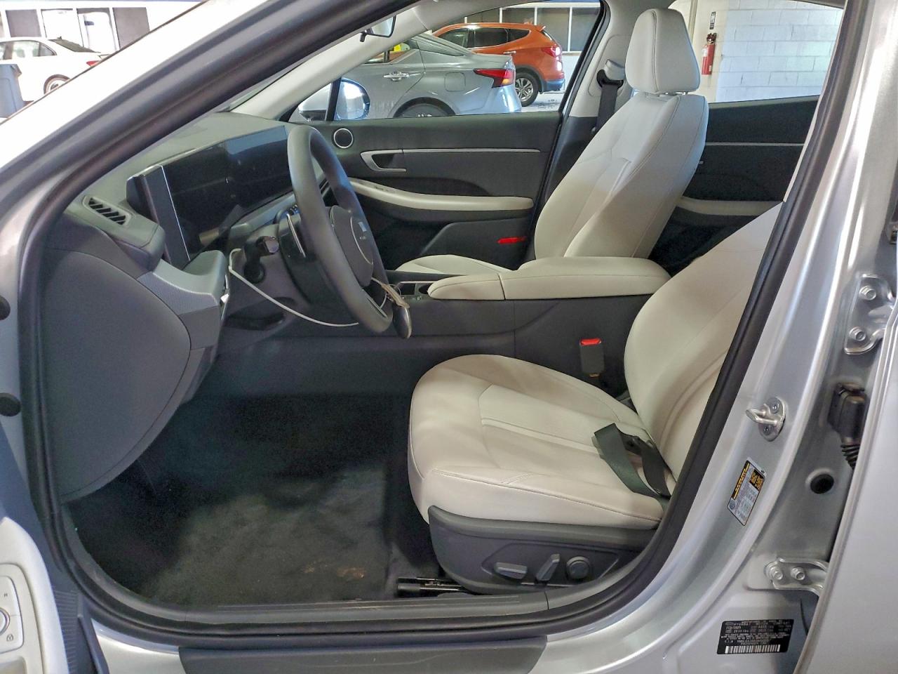 2025 HYUNDAI SONATA SEL photo 7