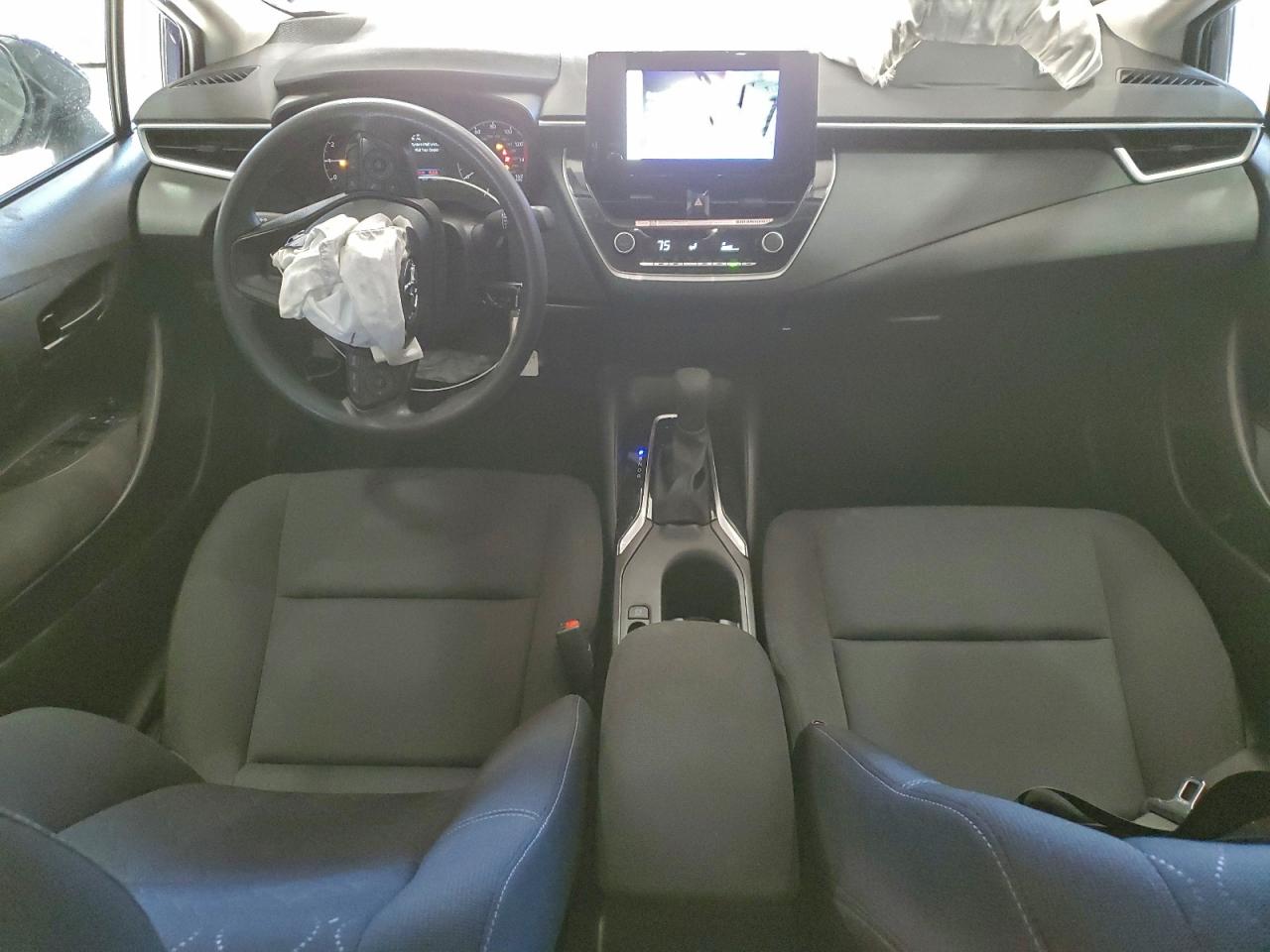 2025 TOYOTA COROLLA LE photo 8