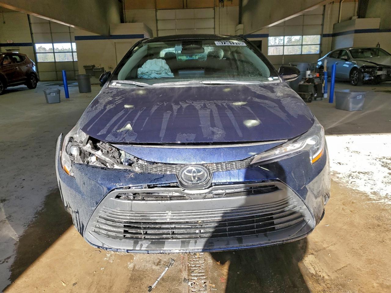 2025 TOYOTA COROLLA LE photo 5