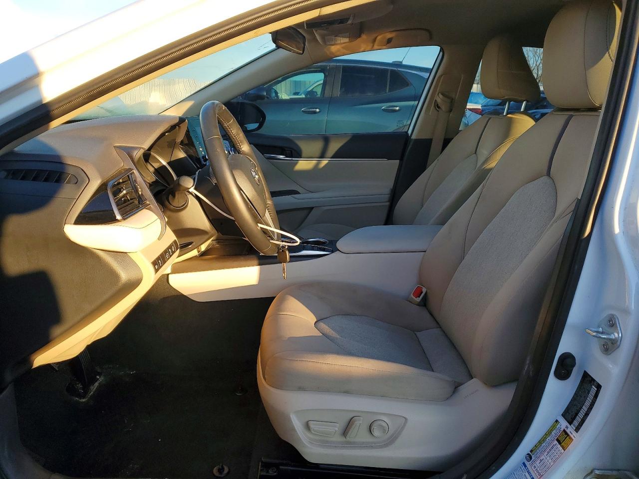 2022 TOYOTA CAMRY LE photo 7