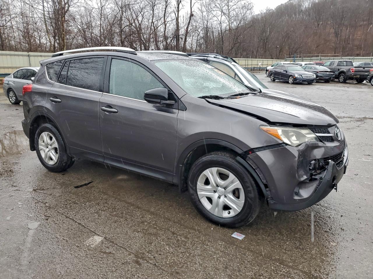 2013 TOYOTA RAV4 LE photo 4