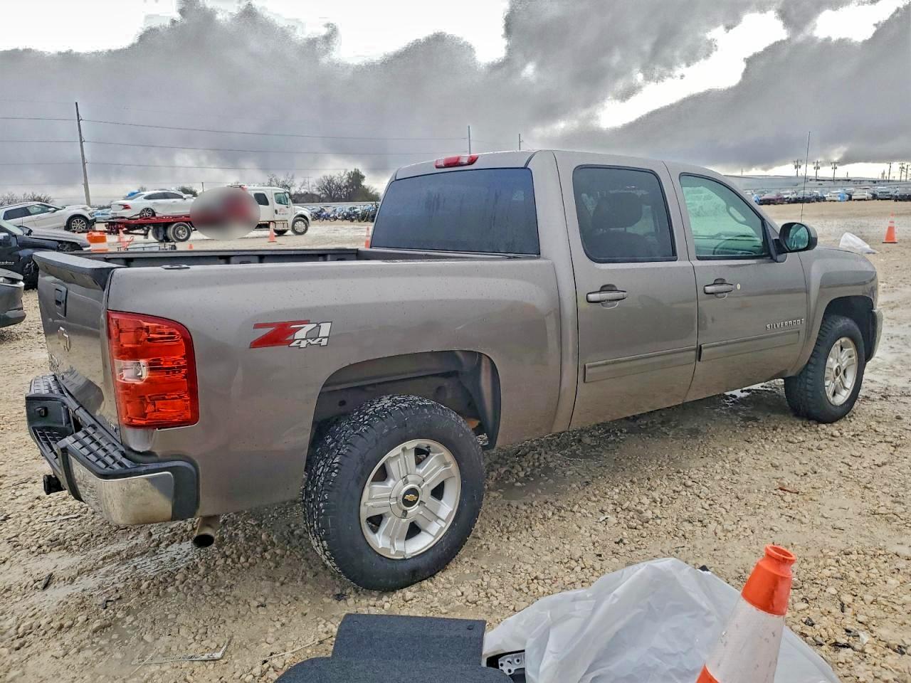 2009 CHEVROLET SILVERADO K1500 LTZ photo 3